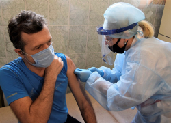 В Сочи активно продолжаются мероприятия по иммунизации населения.