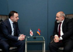 Премьеры Армении и Грузии обсудили итоги трехсторонней встречи в Сочи