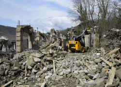 В Сочи сносят самострой