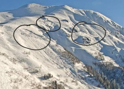Из-за схода лавин в горах Сочи закрыли подъемник и трассы
