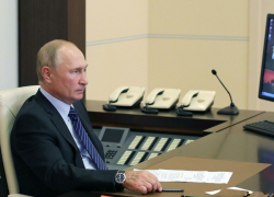 Сегодня Путин проведет совещания по вопросам обороны и экономики в Сочи