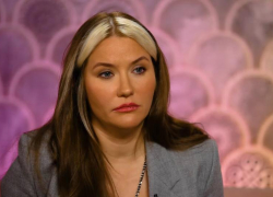 Блогер Катя Конасова осудила автоледи, привязавшую собаку к машине в Сочи