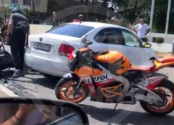 Виновник скрылся: 41-летний мотоциклист погиб на трассе в Сочи 