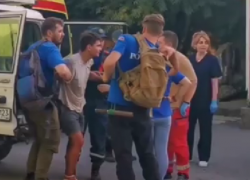 Спасатели передали врачам парня, который 4 дня был пропавшим в горах Сочи