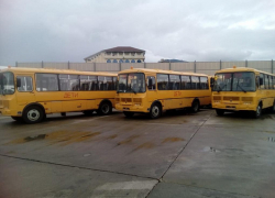 Школьный автопарк Сочи пополнился семью автобусами