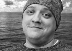 Прах актера Романа Попова развеют над Черным морем