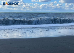 Из-за плохой погоды администрация Сочи отменила крещенские купания в море