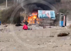 Туристы устроили пожар на пляже в Сочи