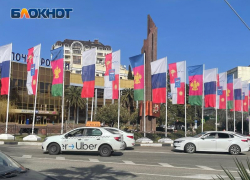 Штраф в 50 тысяч рублей ждет таксистов Сочи, перевозящих детей без автокресла