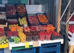 Цены на фрукты и ягоды в Сочи шокировали россиян