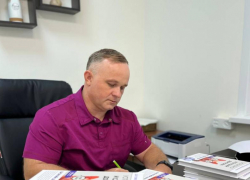 Звездный нарколог рассказал, из чего сделали чачу, которая убила туристов в Сочи