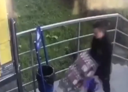 Подросток из Сочи во время разгрузки пенного украл 13,5 литров алкоголя