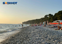 Четвертый день в Абхазии ищут тело туристки, искупавшейся в шторм