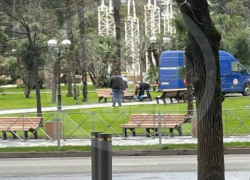 Труп мужчины обнаружили прохожие в парке Сочи