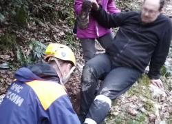 52-летнего туриста спасатели эвакуировали из Агурского ущелья Сочи