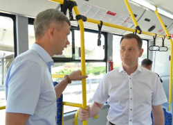 Мэр Сочи решил прокатиться  с горожанами  в новом автобусе на экотопливе