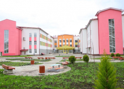 В Сочи завершилось строительство школы в Лазаревском районе