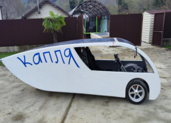 Житель Сочи создал необычный автомобиль, работающий на солнечных батареях 