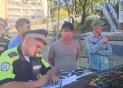 Сотрудники ДПС поймали в Сочи мигрантов-нелегалов