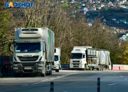 Движение грузовых машин в Сочи ограничат во время фестиваля молодежи 