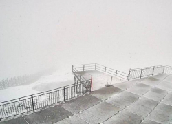 Снегопад обрушился на горы Сочи