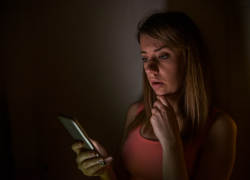 Более 6 миллионов рублей выманили у сочинки шантажом и угрозами