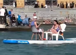 Завтрак на сапе: в Сочи придумали новый вид отдыха