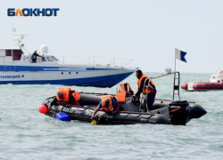 Мужчина утонул во время купания в штормящем море в Сочи