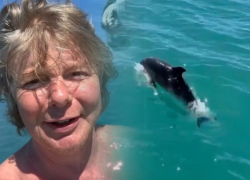 Самый известный рыжий артист шоу-бизнеса открыл купальный сезон в Сочи