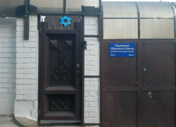 Состоящий на учете житель Ессентуков напал на синагогу Сочи, снимая свои действия на камеру