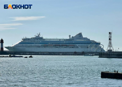 Турция приняла круизный лайнер Astoria Grande с россиянами из Сочи