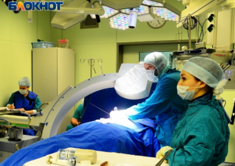Онкологи удалили 12-килограммовую опухоль и создали новый мочевой пузырь пациенту в Сочи