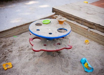 Обломки беспилотника ВСУ повредили детский сад в Сочи