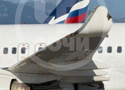 Два пассажирских самолета столкнулись в аэропорту Сочи