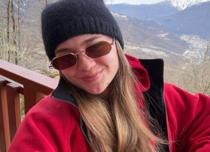 Российскую блогершу Катю Адушкину увезли в больницу после отдыха в горах Сочи