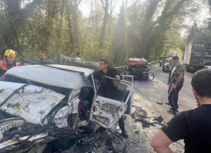Лобовое столкновение с четырьмя пострадавшими произошло на трассе Джубга-Сочи