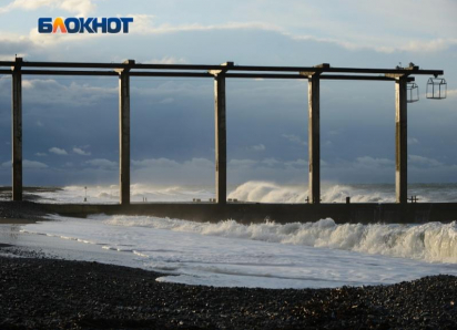 Мэр Сочи заявил, что последствий для курорта от разлива мазута в Черном море нет