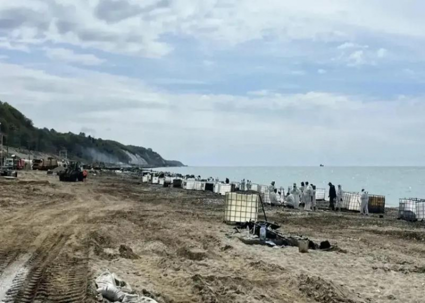 На ликвидацию последствий ЧС в Туапсе отправились 160 специалистов из Сочи