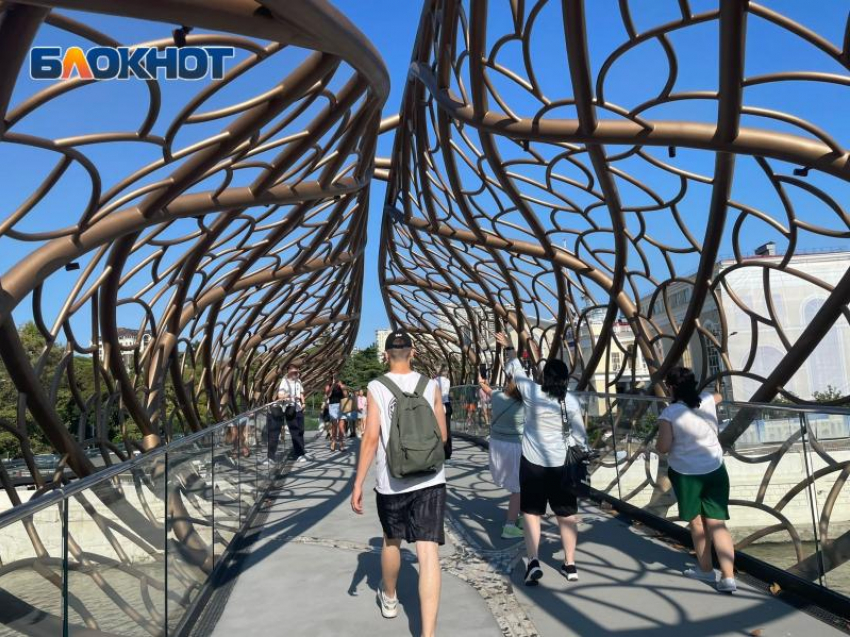 Мост Сочи восстановили после вандалов-мотоциклистов