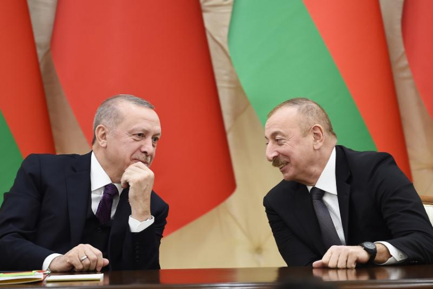 Алиев и Эрдоган обсудили итоги трехстороннего саммита в Сочи