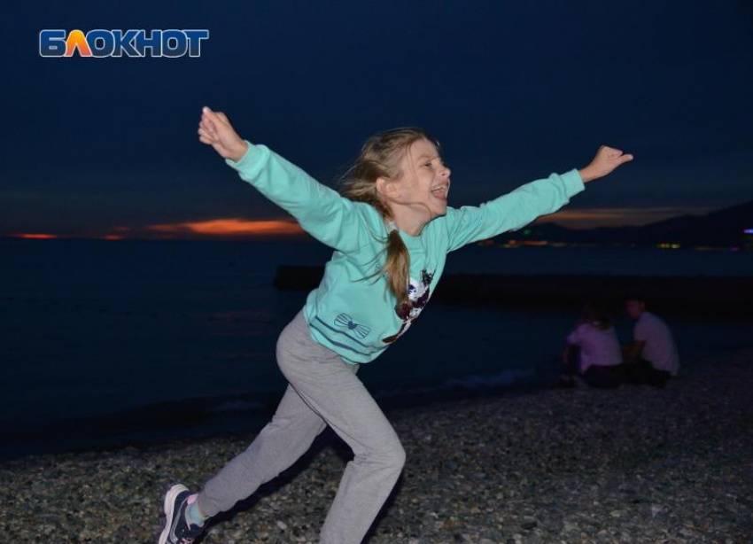 Детям младше 14 лет запретили посещать Абхазию без загранпаспорта