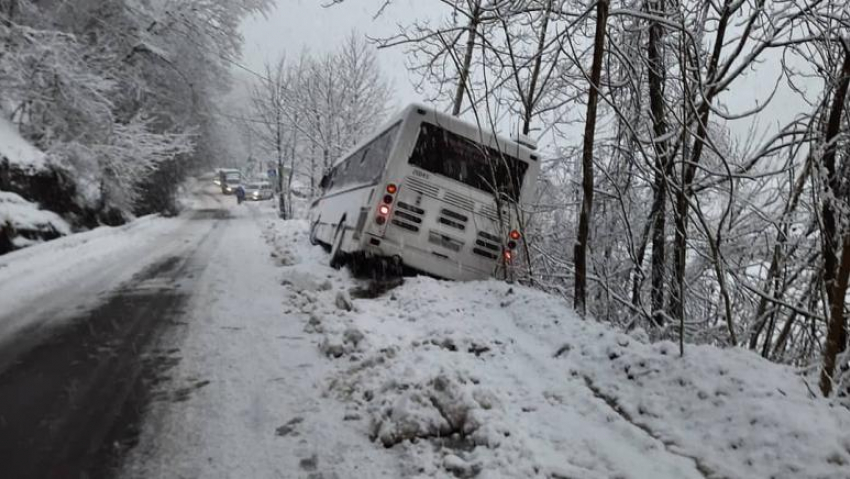 Снегопад затруднил автобусное движение