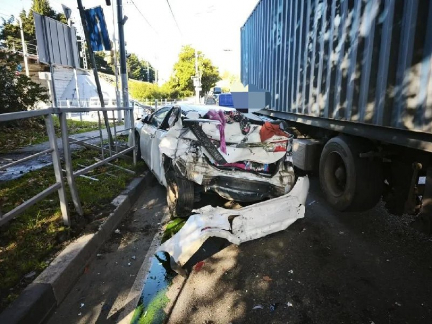 Двое маленьких детей пострадали в аварии в Сочи