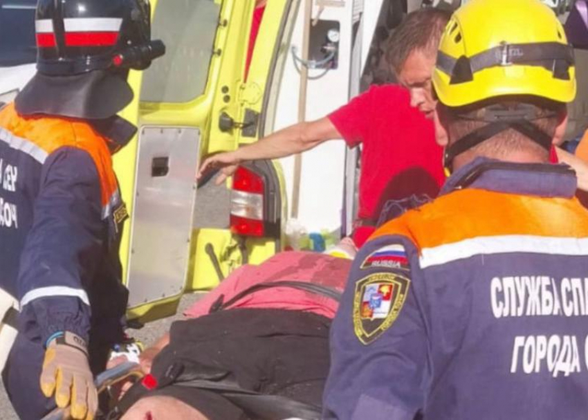 Мужчина и ребенок пострадали в аварии с фурой на трассе Джубга — Сочи