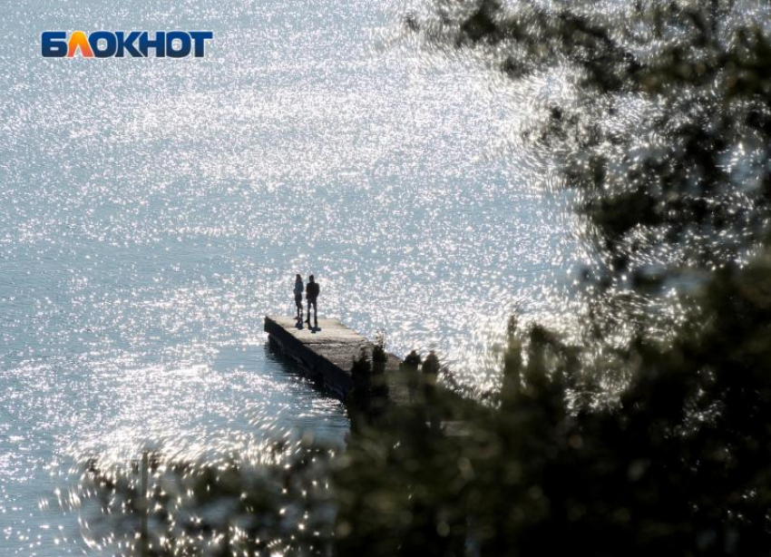 Групповой секс в воде с несколькими партнерами