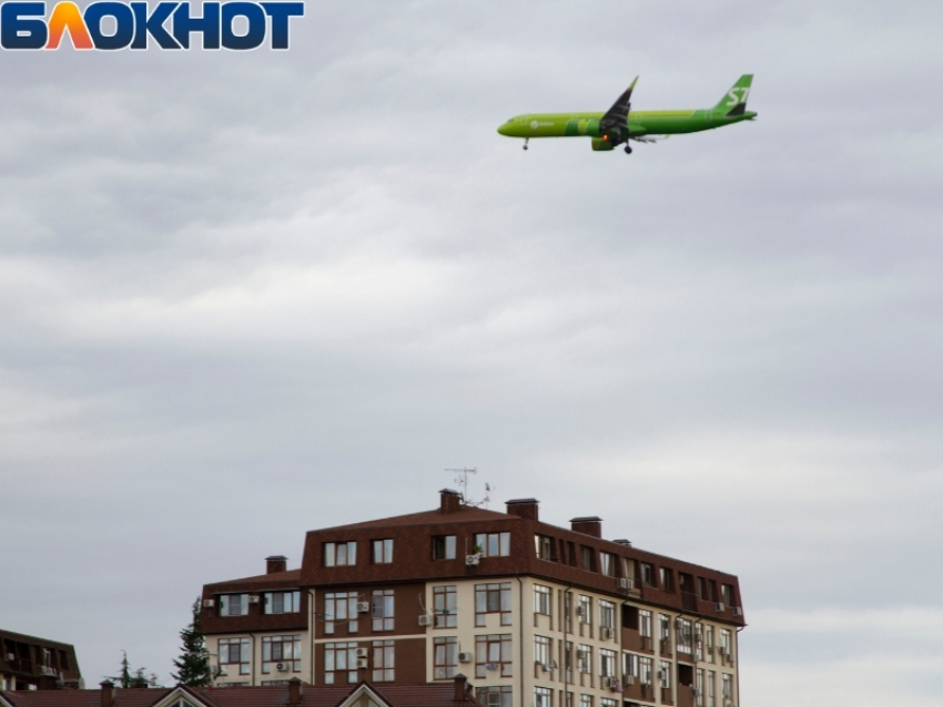 Самолет Омск – Сочи совершил экстренную посадку 
