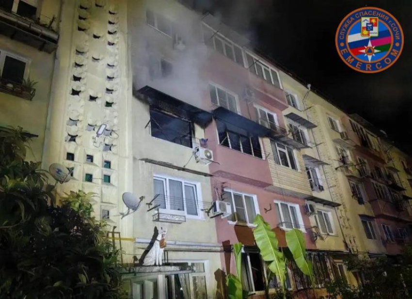 Мужчина-инвалид погиб при пожаре в квартире Сочи