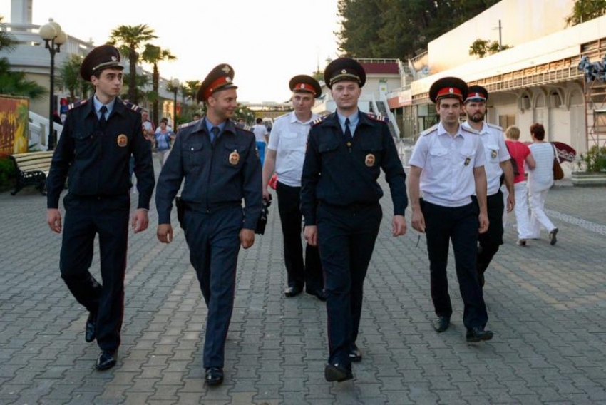 В Сочи полицейским запретили приходить на работу без прививки 