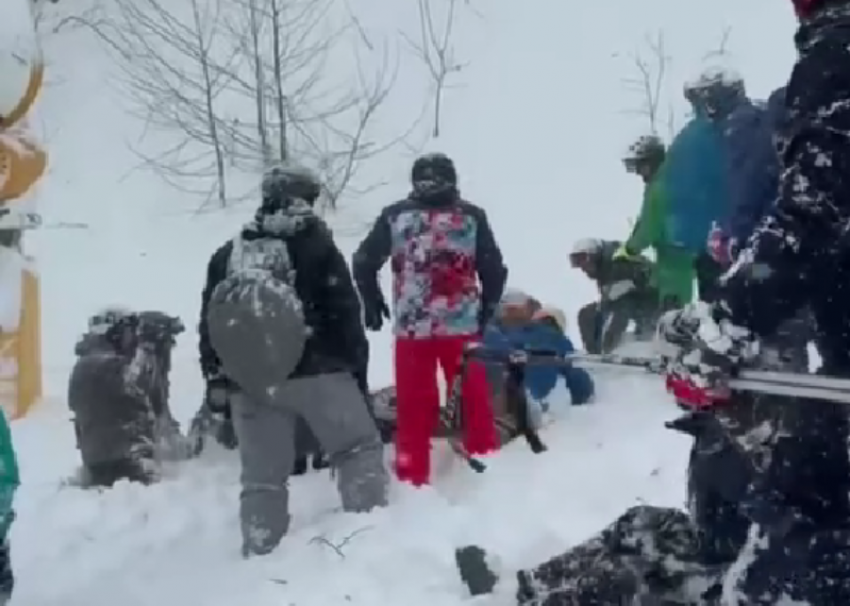 10-летнюю девочку накрыло лавиной в горах Сочи