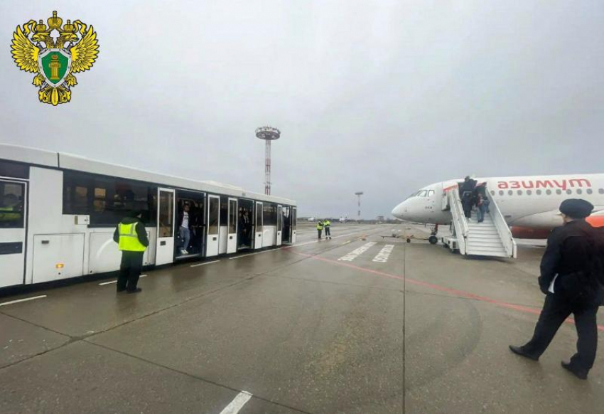 Самолет из Узбекистана не долетел до Сочи из-за поломки
